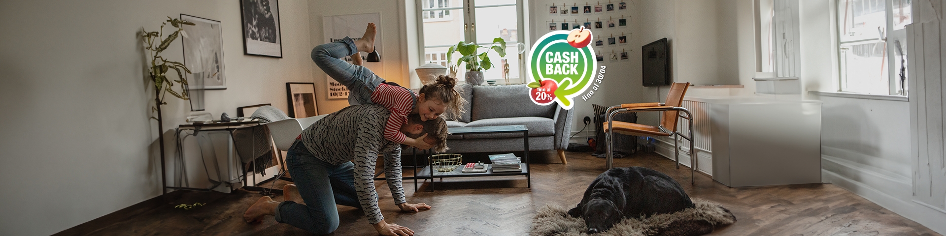 famiglia che gioca in soggiorno | Crédit Agricole famiglia che gioca in soggiorno | Crédit Agricole