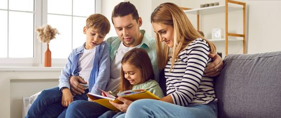 famiglia composta da un bambino e una bambina | Crédit Agricole famiglia composta da un bambino e una bambina | Crédit Agricole