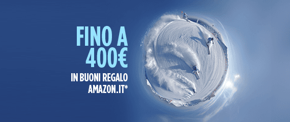 persone che sciano e la carta di debito VISA in primo piano | Crédit Agricole persone che sciano e la carta di debito VISA in primo piano | Crédit Agricole