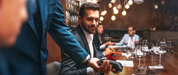 Non solo un pos ma tanti servizi pensati per la ristorazione | Crédit Agricole Non solo un pos ma tanti servizi pensati per la ristorazione | Crédit Agricole