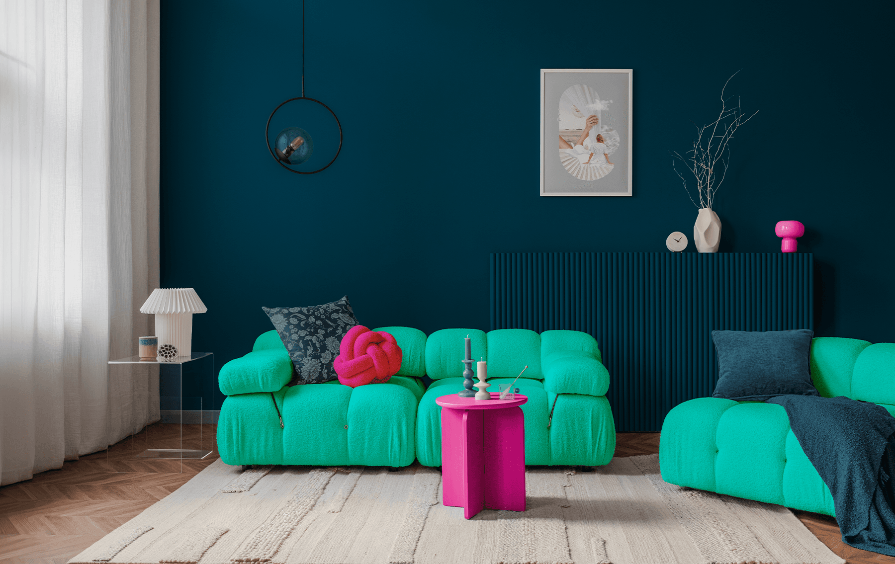 salotto di casa con divano e tavolino | Crédit Agricole